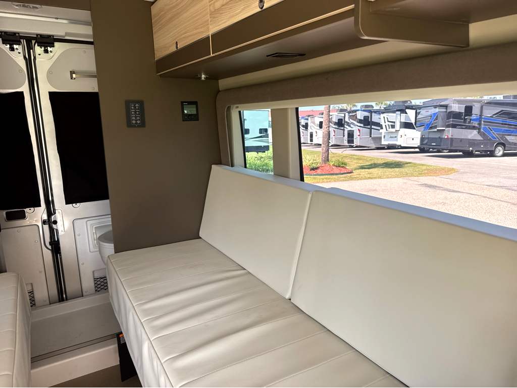2027 ENTEGRA COACH ETHOS 20T - Image 12