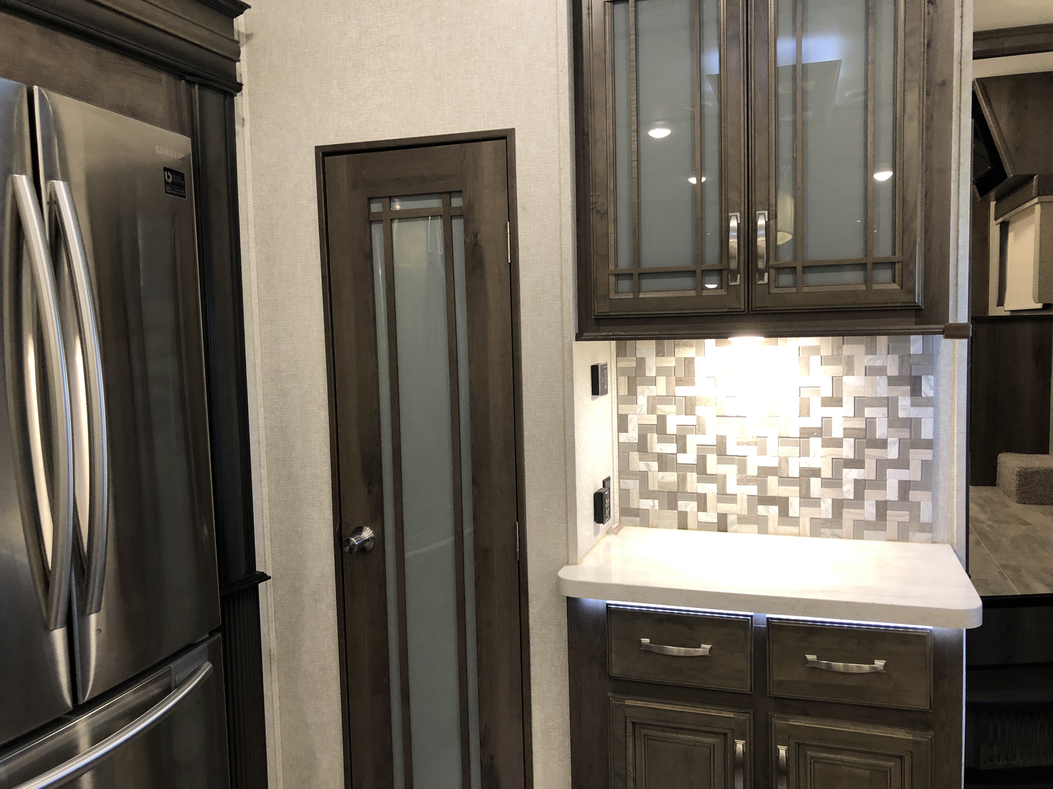 2019 Keystone Montana 3121RL - Image 20