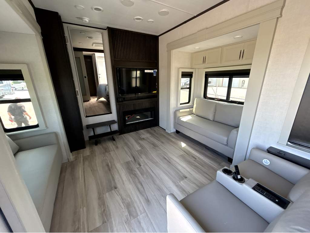 2026 Keystone ALPINE 3820FK - Image 7