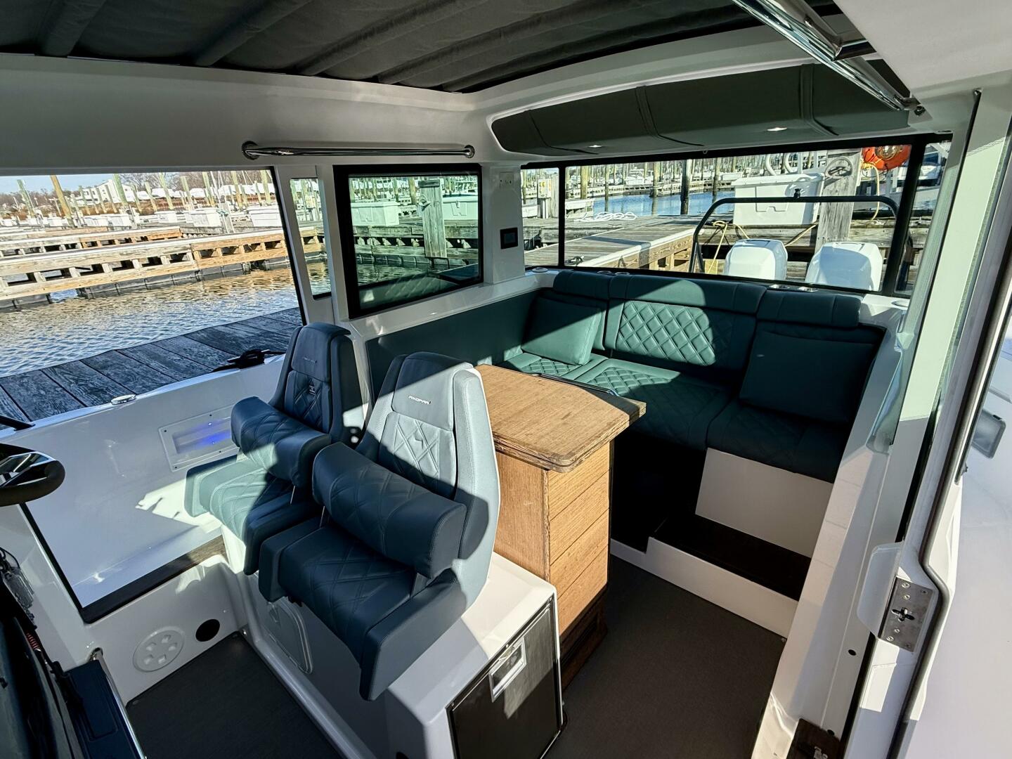 2023 Axopar 37 Cross Cabin - Image 25