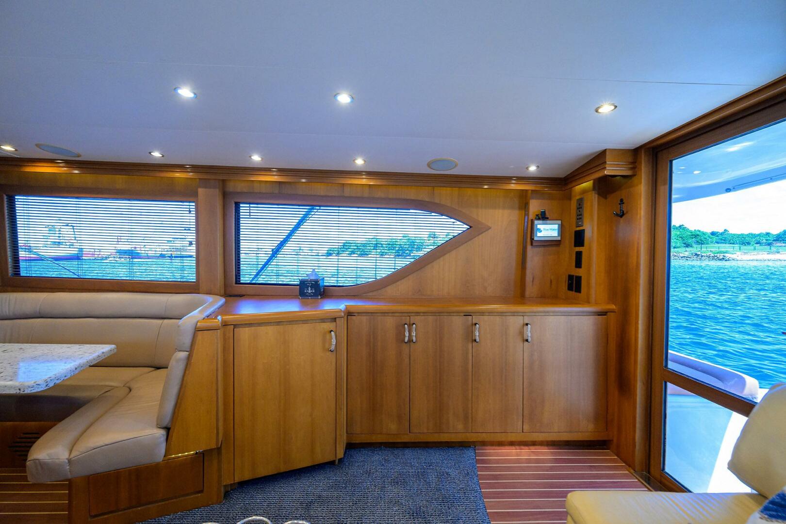 2001 Hatteras 43 Convertible Base - Image 7
