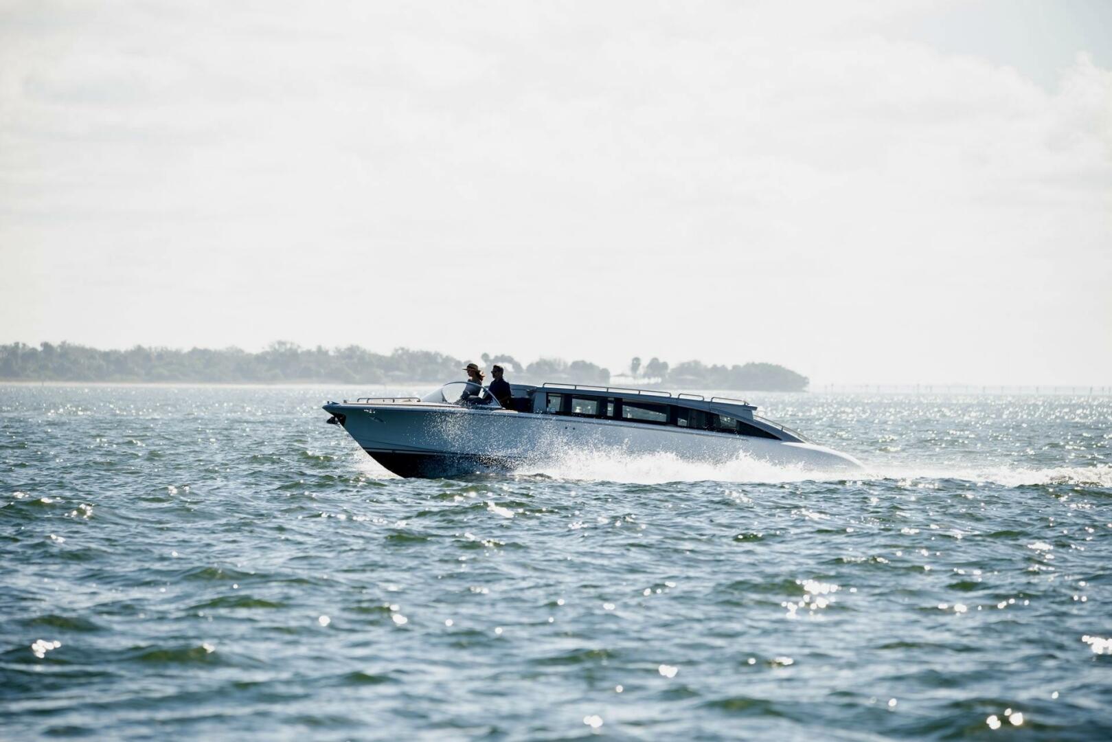 2016 Hodgdon Yachts Venetian Limo - Image 11