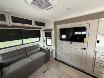 2027 JAYCO JAY FLIGHT 290RLS - Image 13