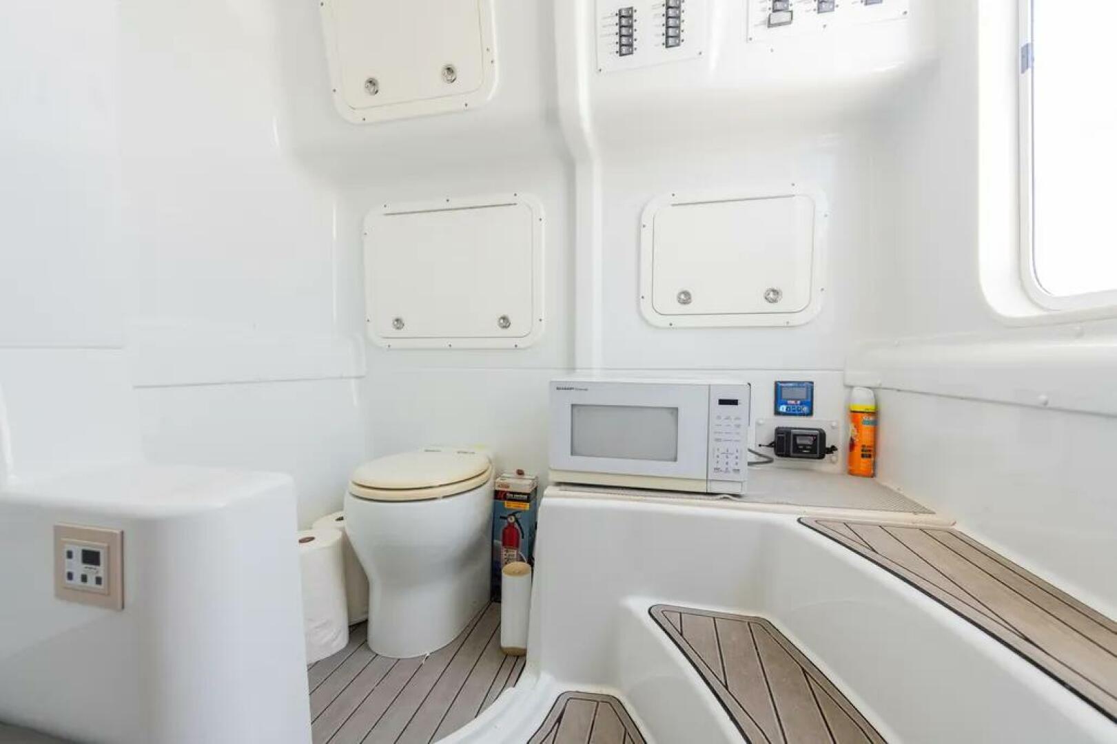 2019 Yellowfin 42 Center Console - Image 17