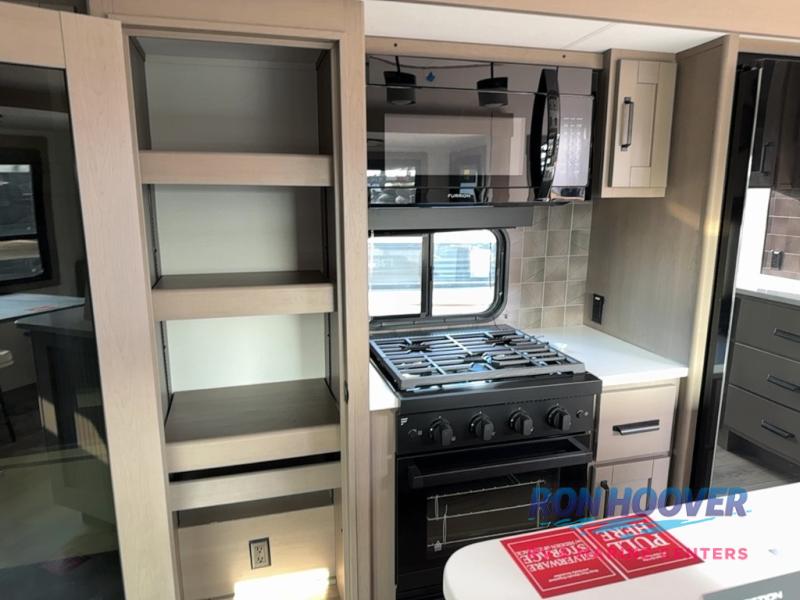 2026 GRAND DESIGN 303RLS - Image 11