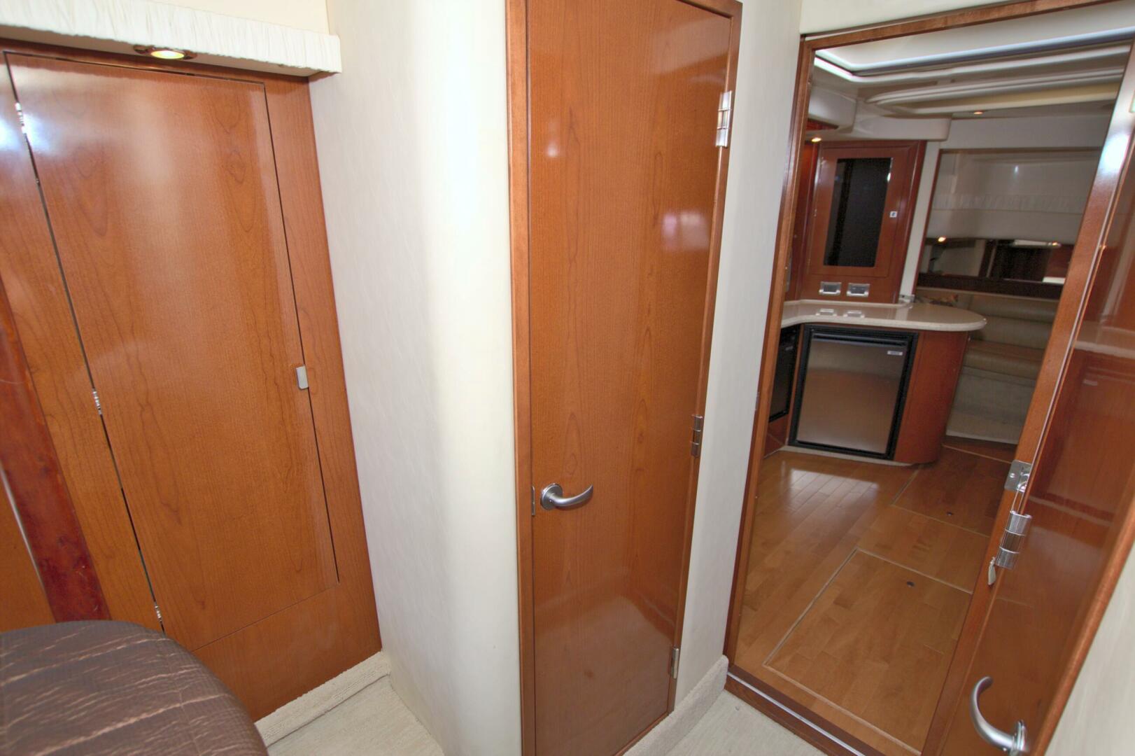 2009 Sea Ray 44 Sundancer - Image 46