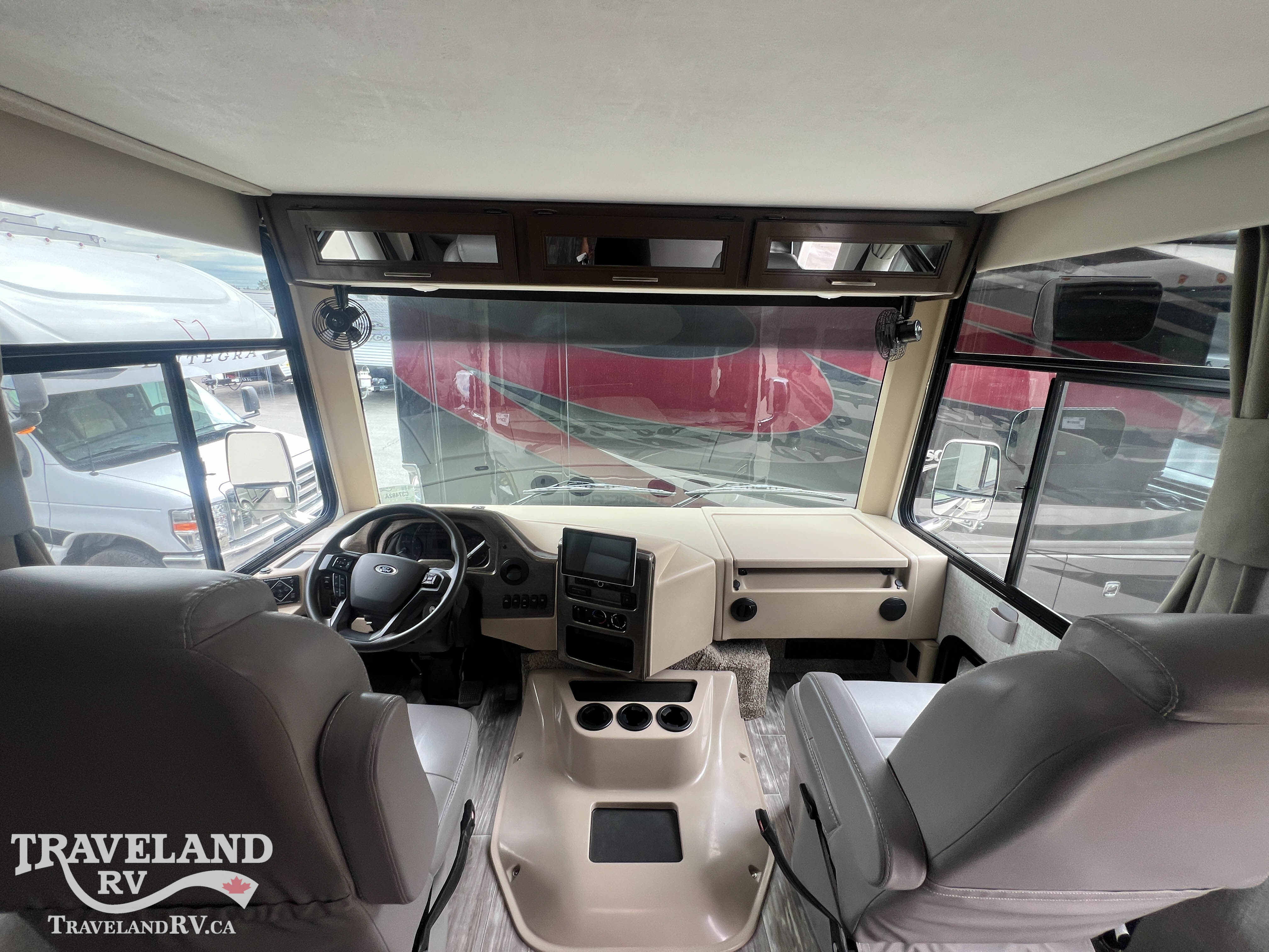 2022 Thor Motor Coach Hurricane 29M - Image 8