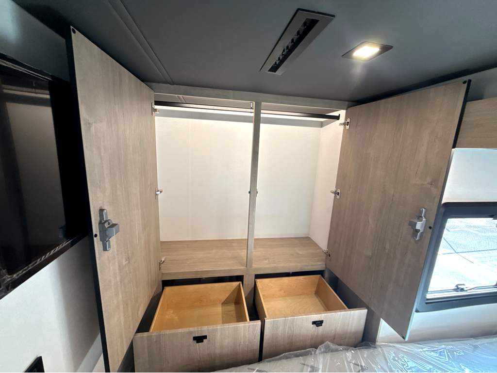 2027 Grand Design Lineage Series M 25FW - Image 26