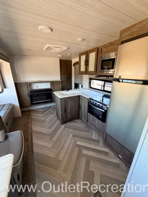 2022 Forest River Salem 31KQBTS - Image 11