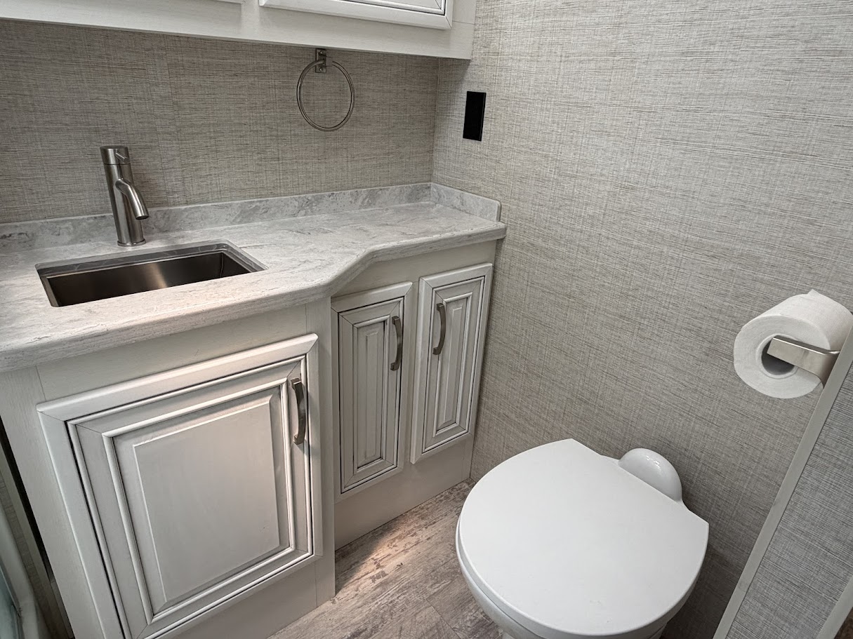 2022 JAYCO SENECA 37M - Image 29