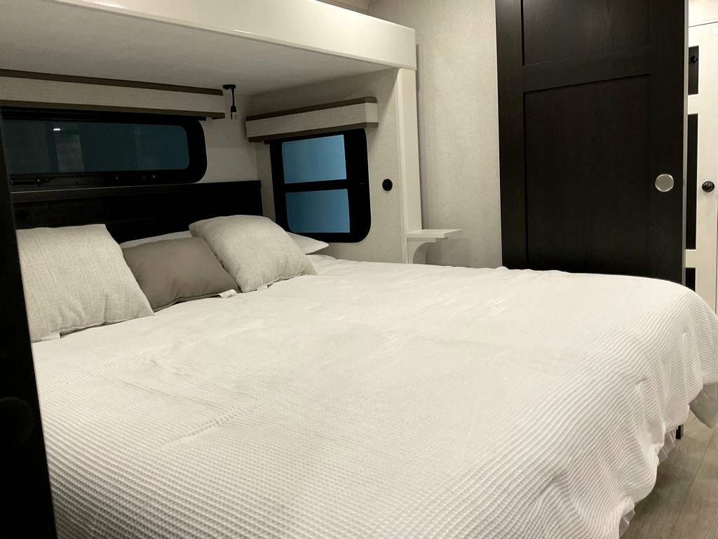 2026 JAYCO PINNACLE 38 FBRK - Image 16