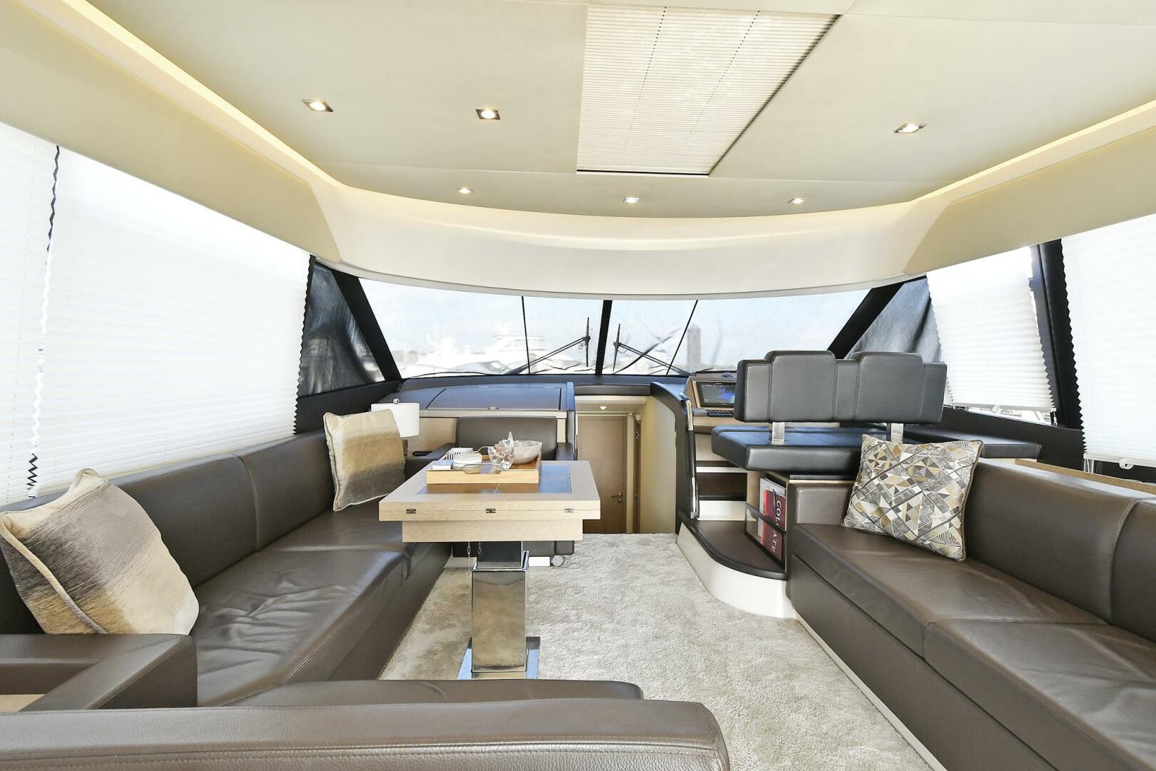 2018 Prestige 560 Fly - Image 31