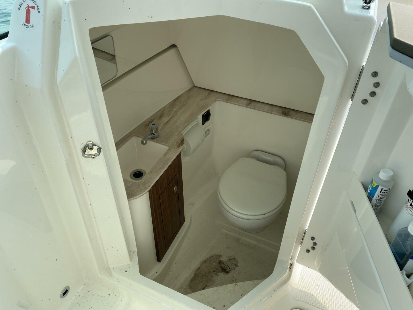 2021 Pursuit 266 Dual Console - Image 29