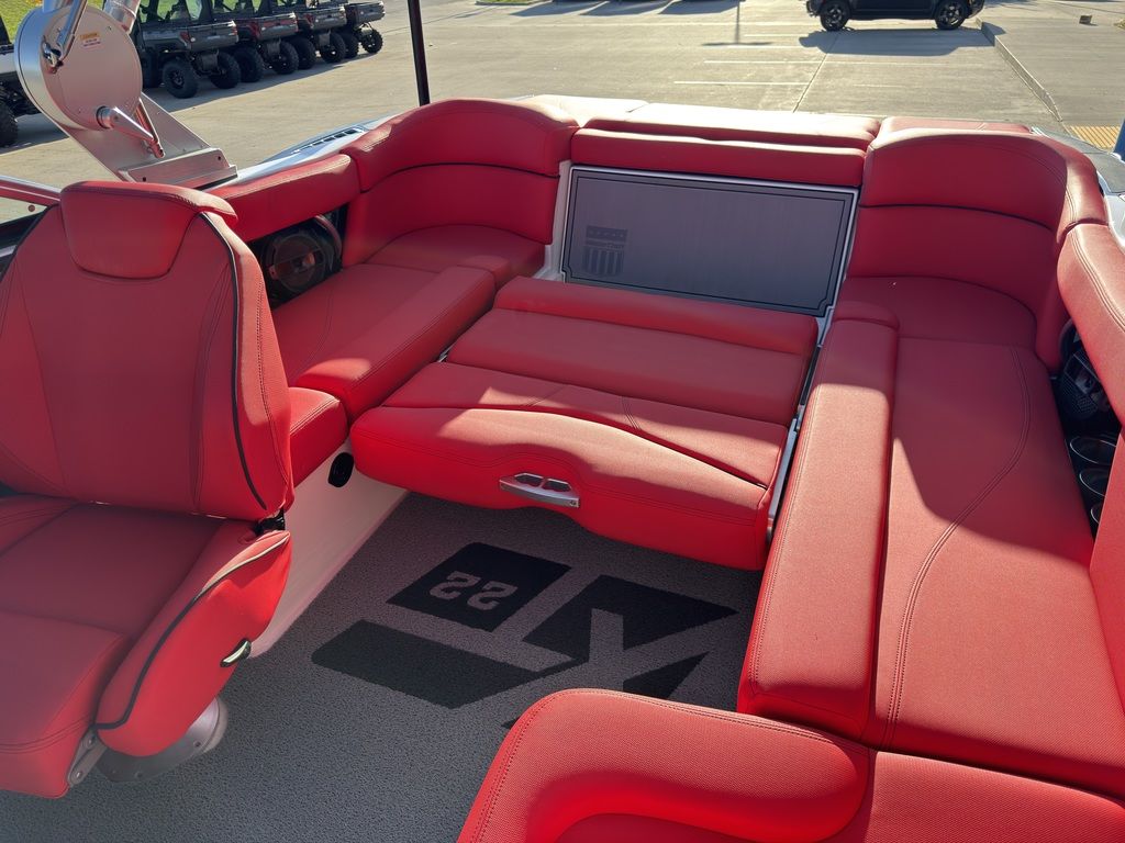2019 MasterCraft XT22 - Image 53