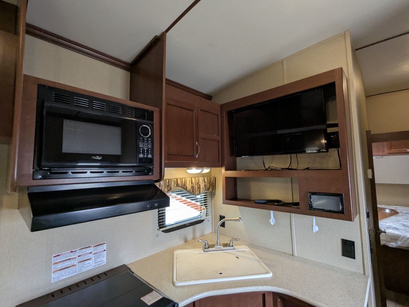 2016 EverGreen RV Reactor 27FS - Image 24