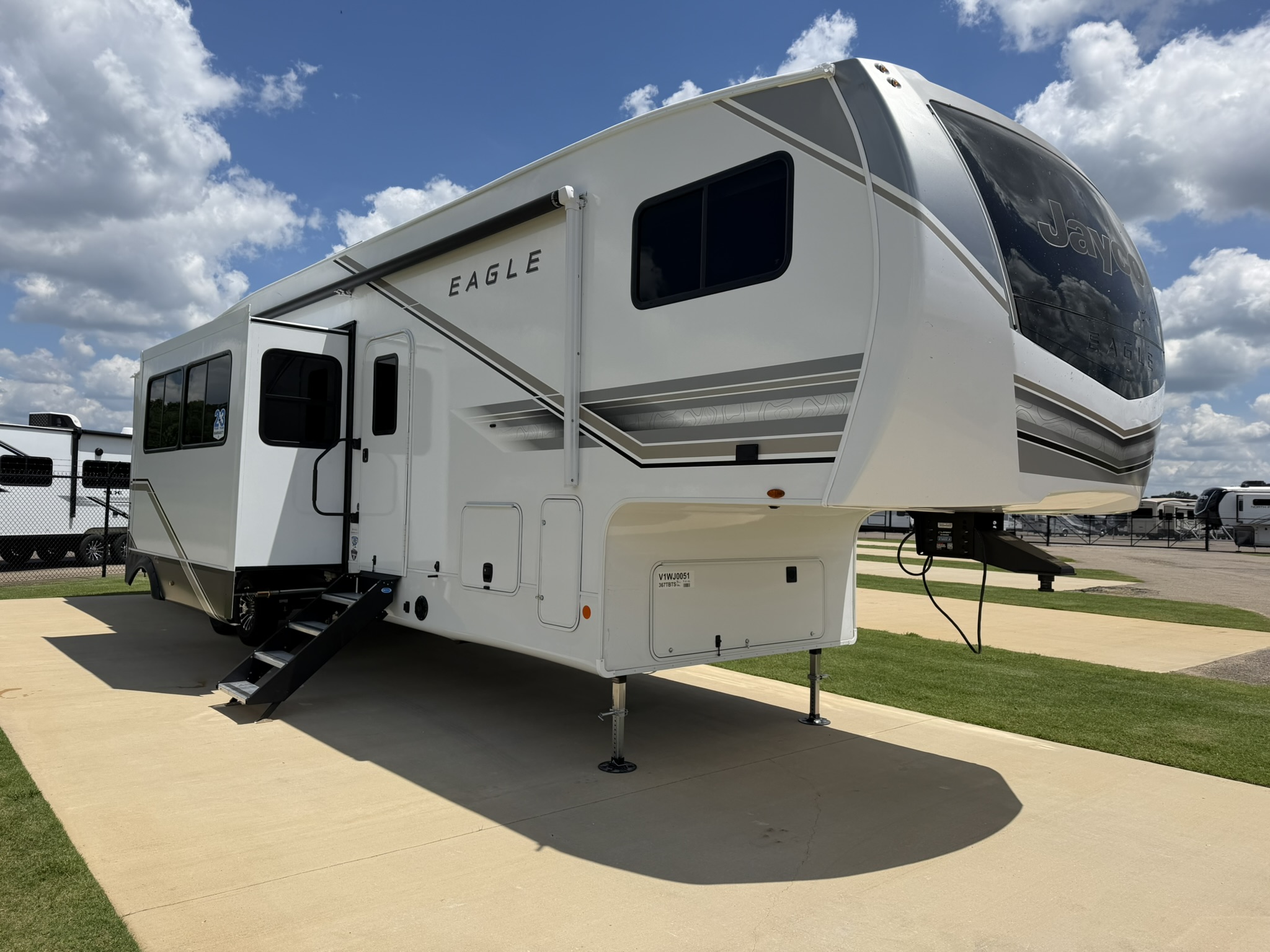 2027 JAYCO EAGLE 367TBTS - Image 1