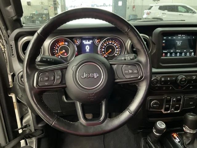 2023 Jeep Gladiator Crew Cab Sport S 4WD - Image 15