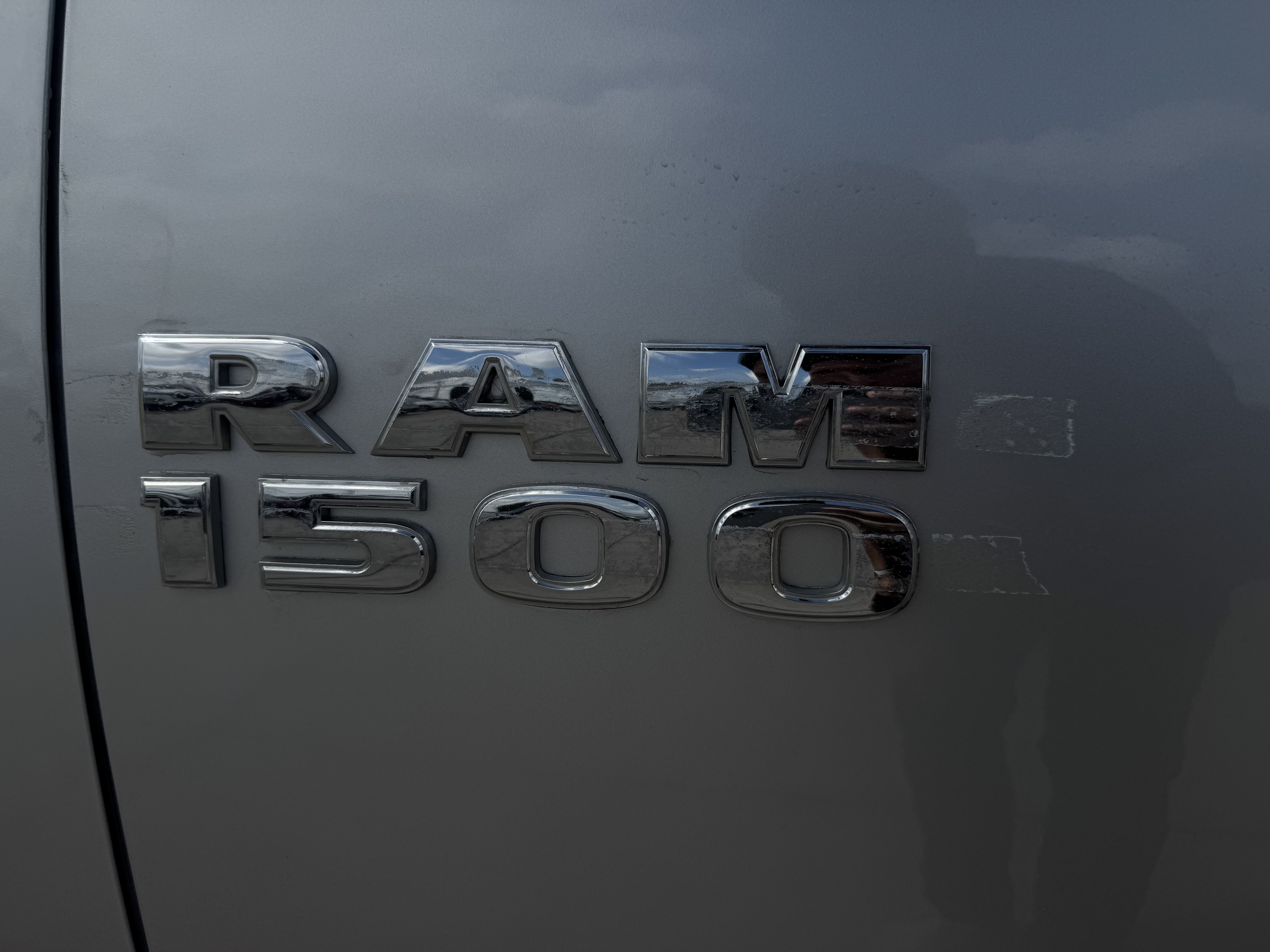 2014 Ram 1500 Pickup-V8 Quad Cab SLT 2WD - Image 10