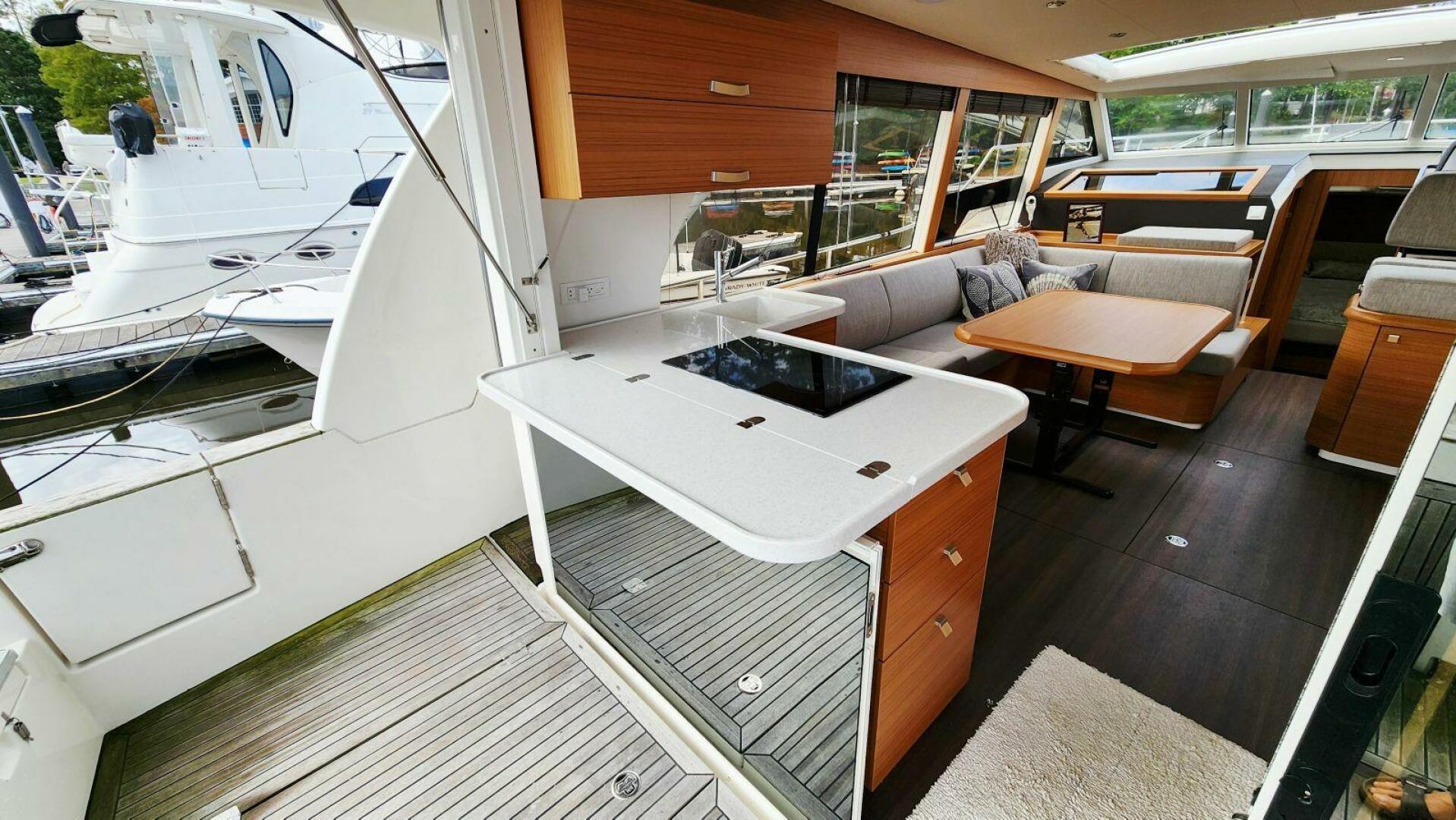 2022 Greenline 40 Hybrid - Image 18