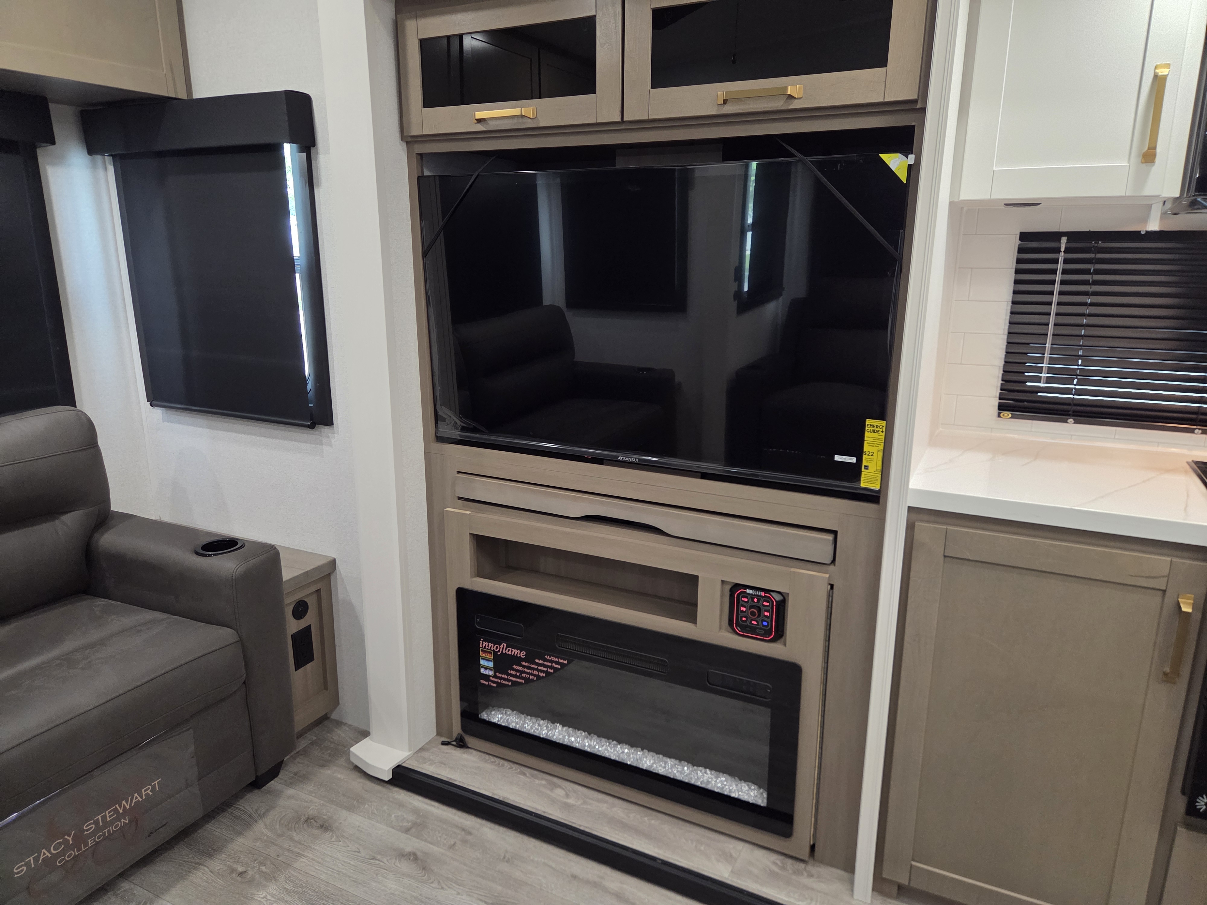 2027 Jayco Eagle 321RSTS - Image 10