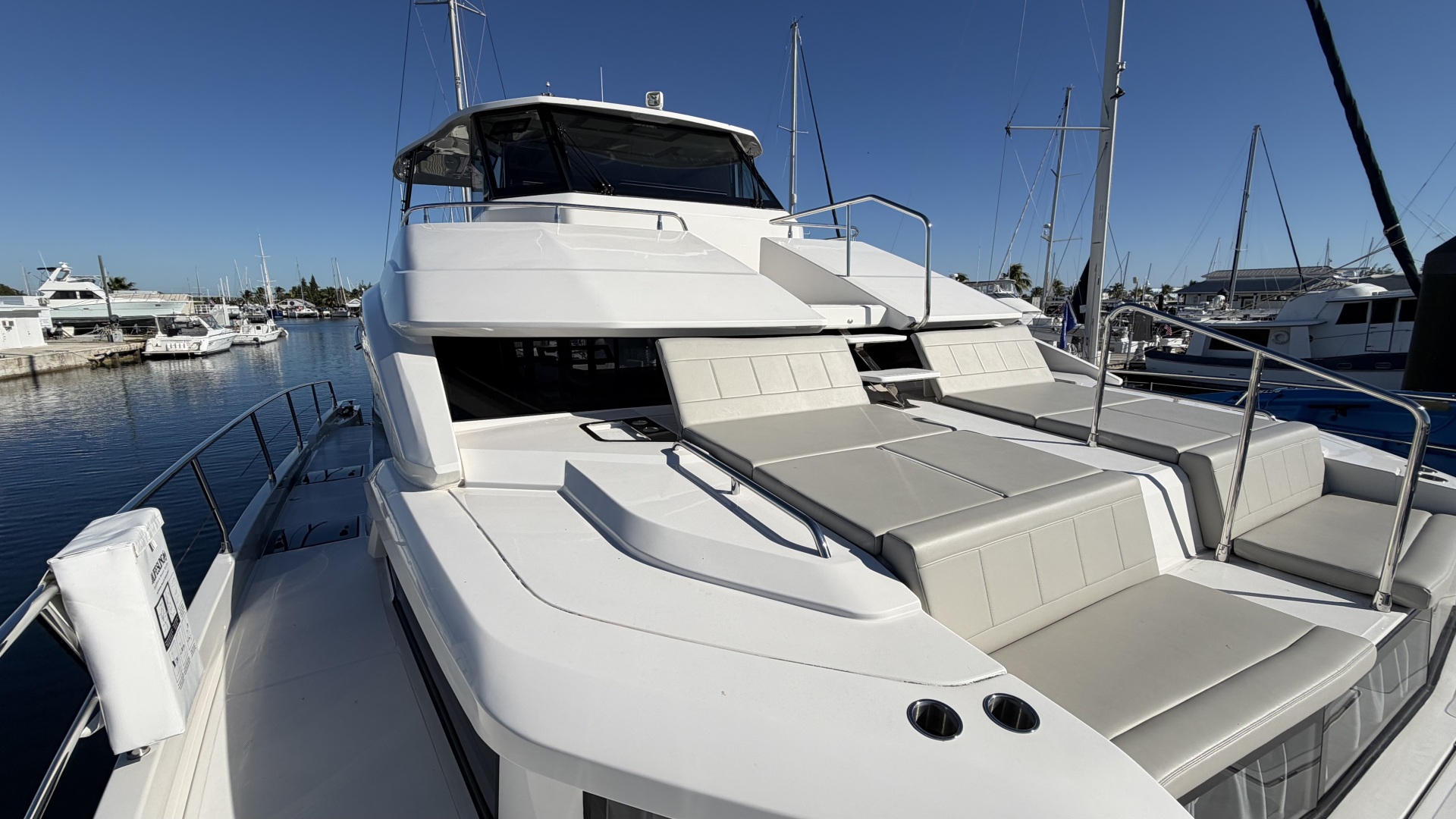 2025 Aquila 54 ENCLOSED BRIDGE - Image 5