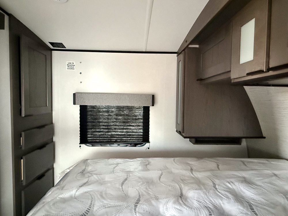 2022 CRUISER RV MPG ULTRA LITE TOY HAULER 2700 - Image 35