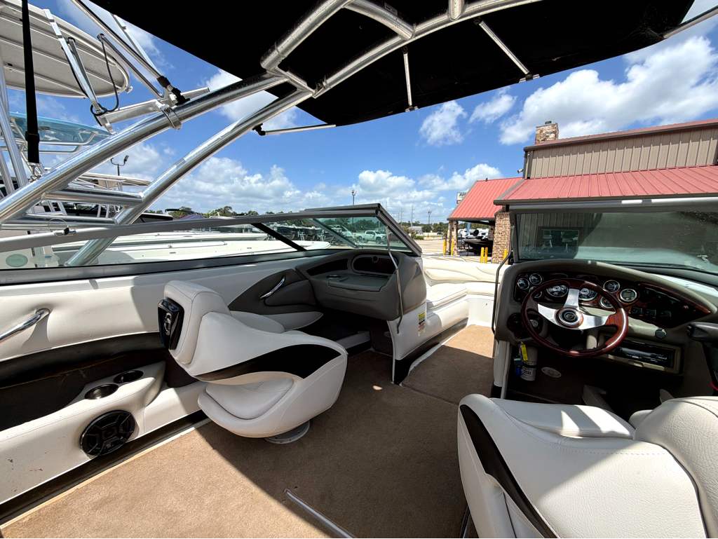 2011 CROWNLINE 21SS - Image 9