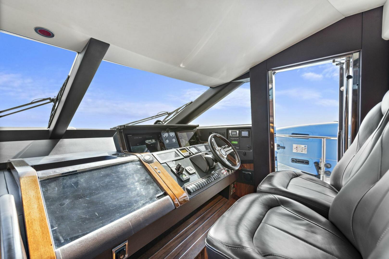 2015 Princess 72 Motoryacht - Image 5
