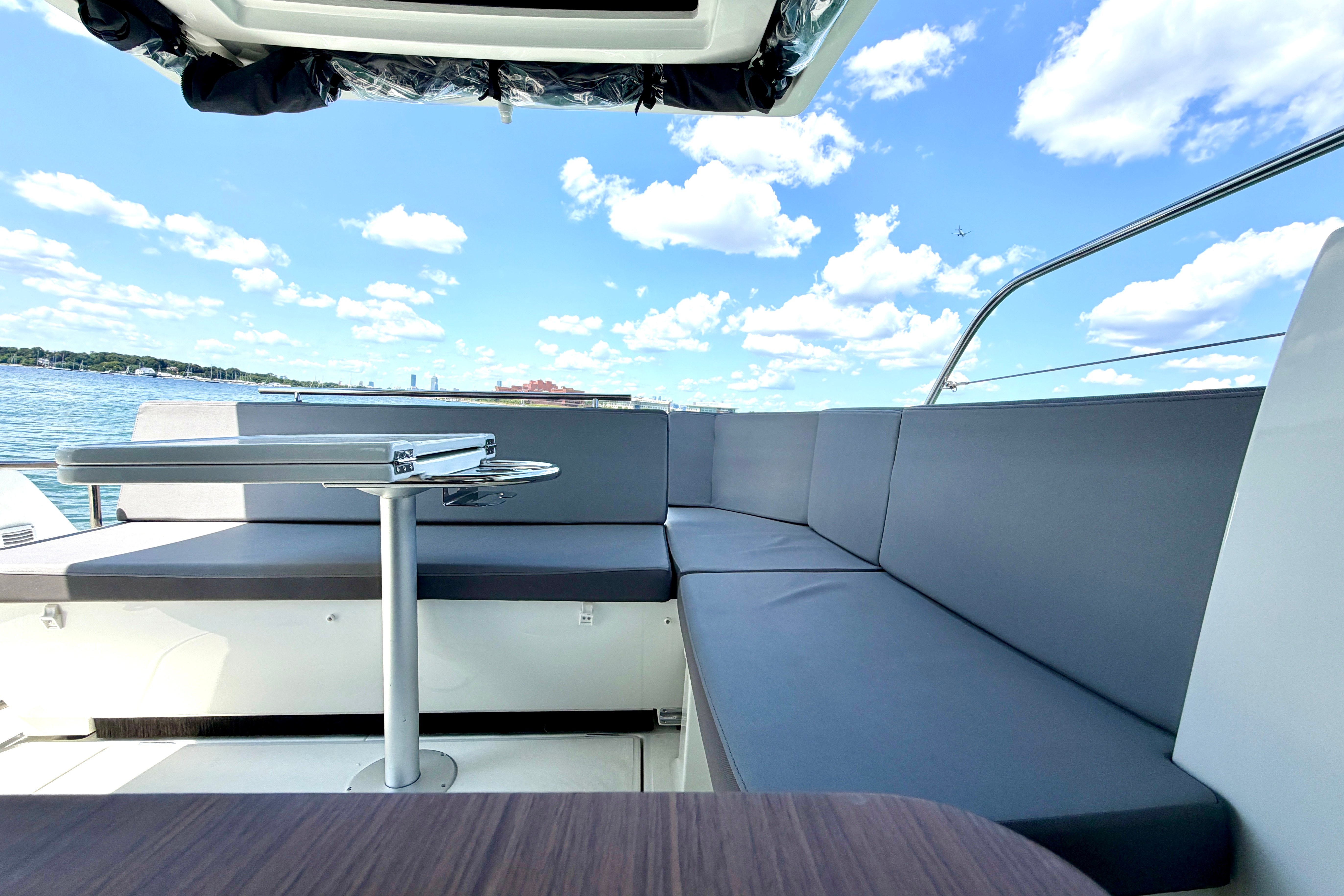 2023 Beneteau Antares 11 OB - Image 27