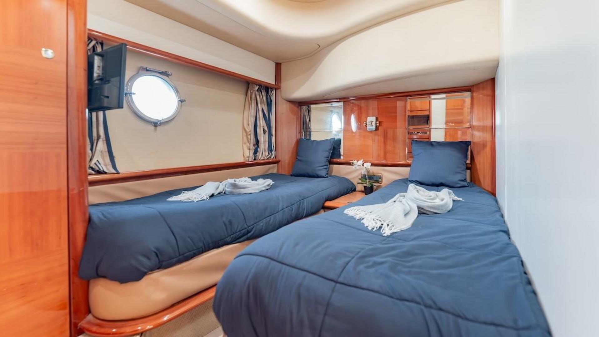 2007 Azimut Evolution - Image 67