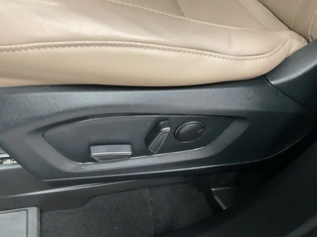 2021 Ford Explorer Utility 4D XLT 4WD - Image 13