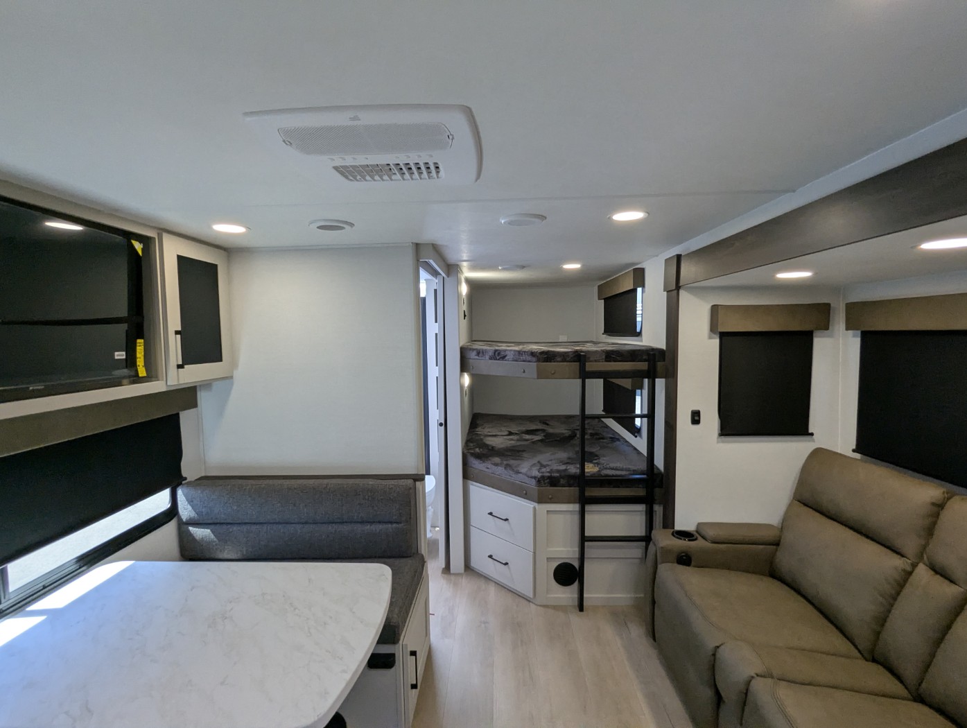 2027 Alliance RV Delta Ultra Lite BH255 - Image 16