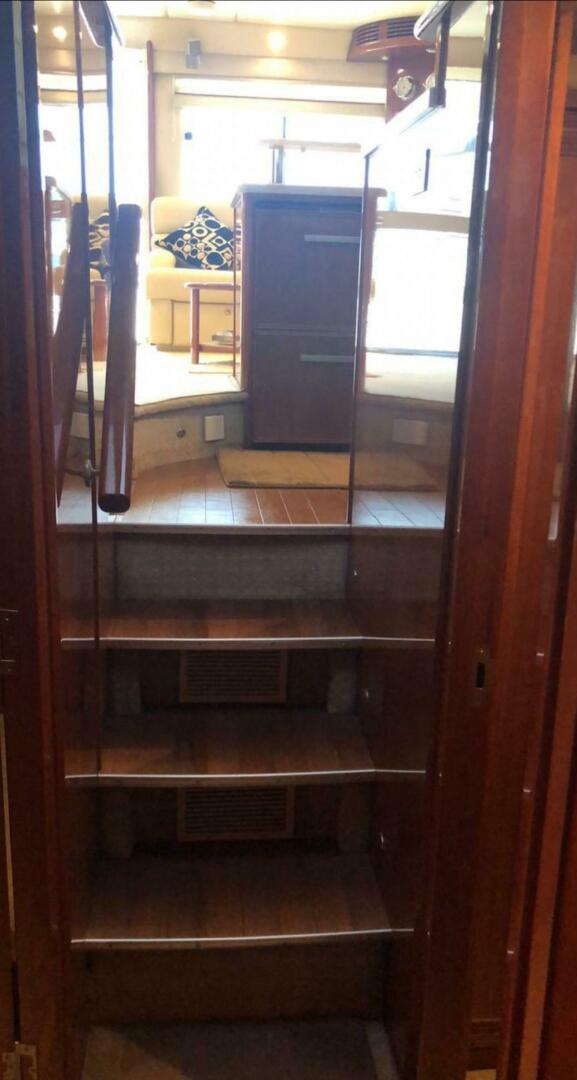 2009 Riviera 47 Enclosed Flybridge Series II - Image 7