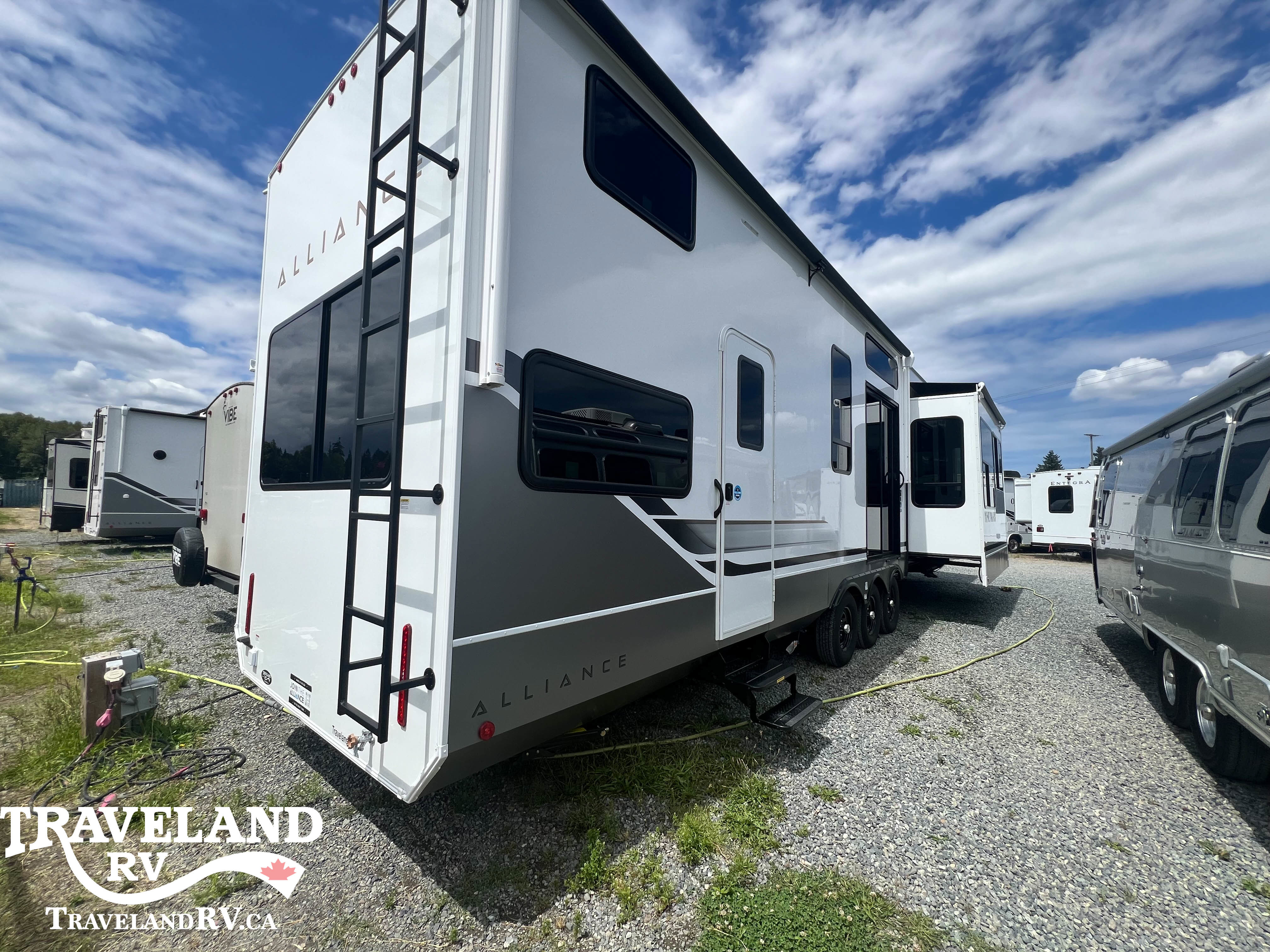 2026 Alliance RV Benchmark 42LFT - Image 4
