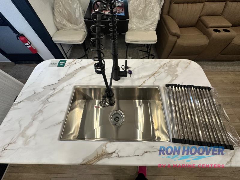 2026 PALOMINO 31RLQS - Image 28