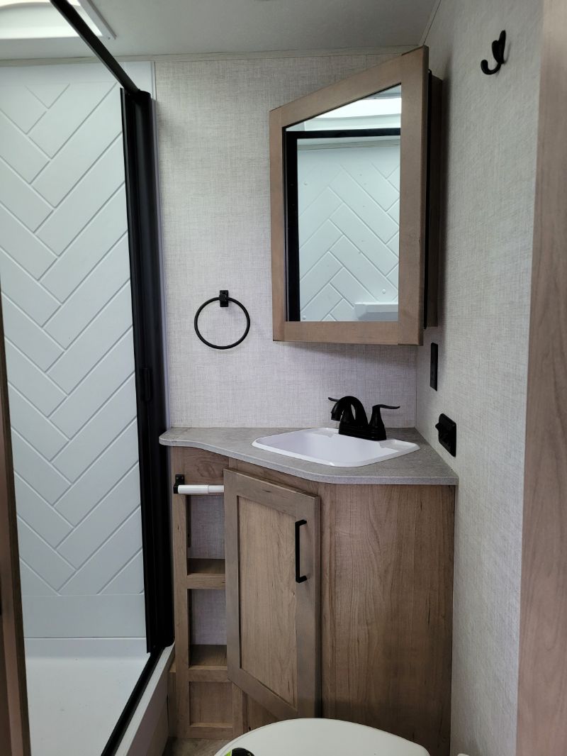 2022 Ember RV Overland 170MBH - Image 11