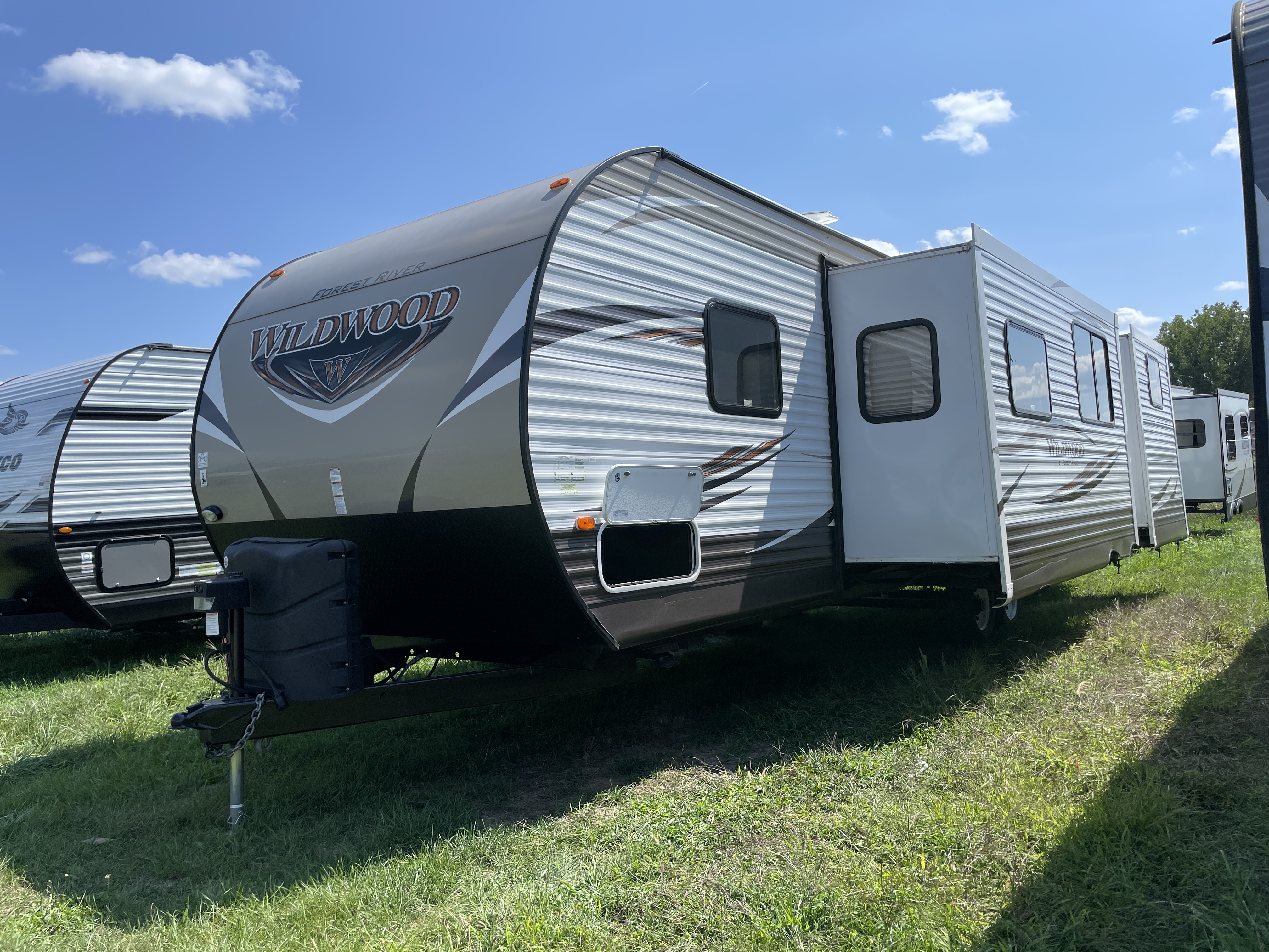2017 Forest River Wildwood 28CKDS - Image 6