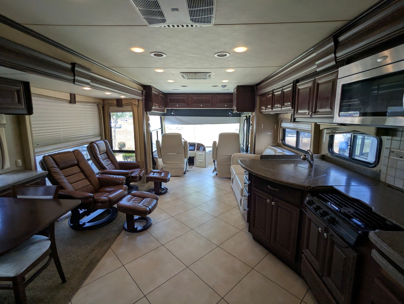 2011 DAMON ASTORIA 40KT - Image 35