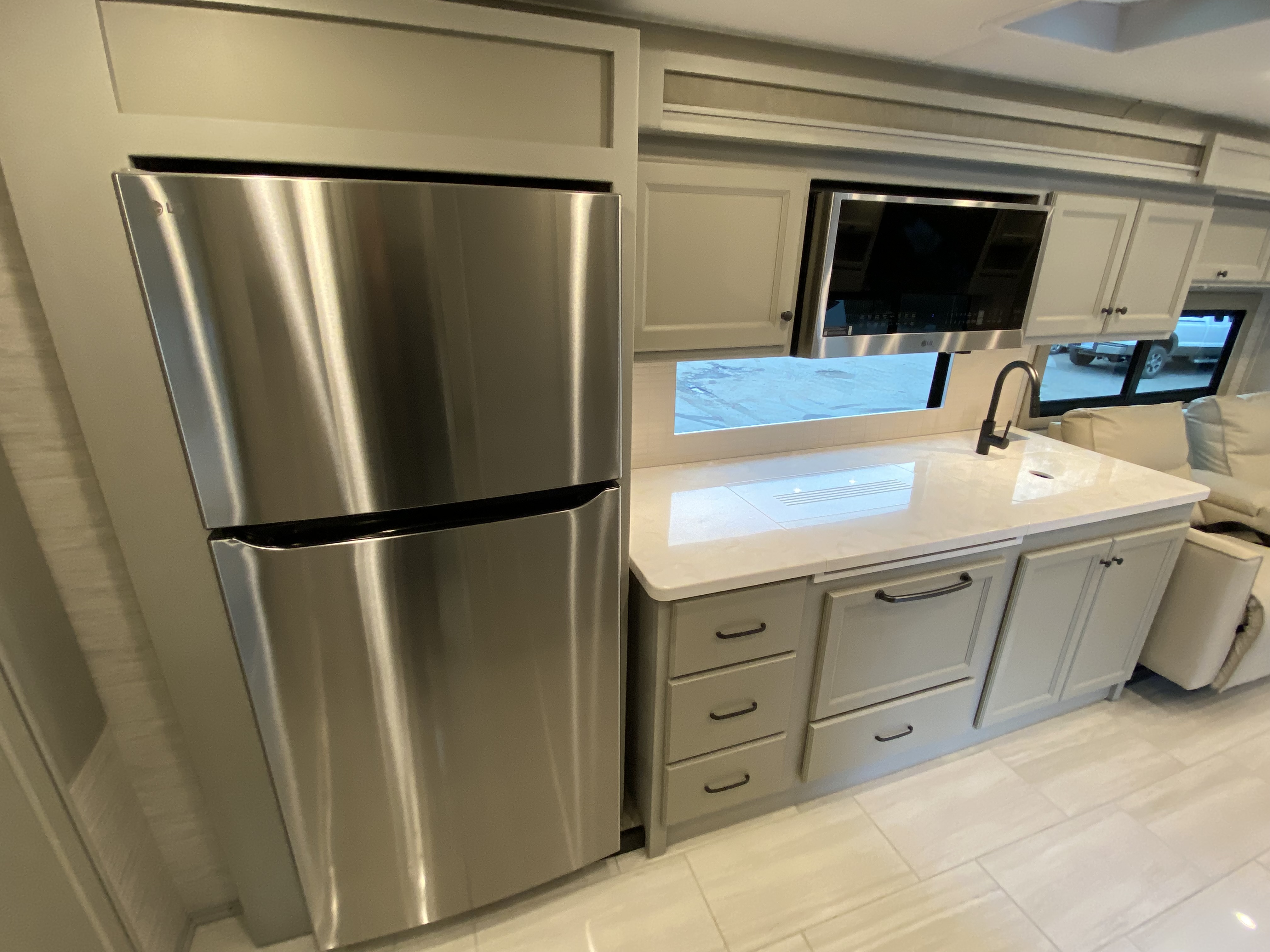 2027 Tiffin Allegro Bay 34DB - Image 14