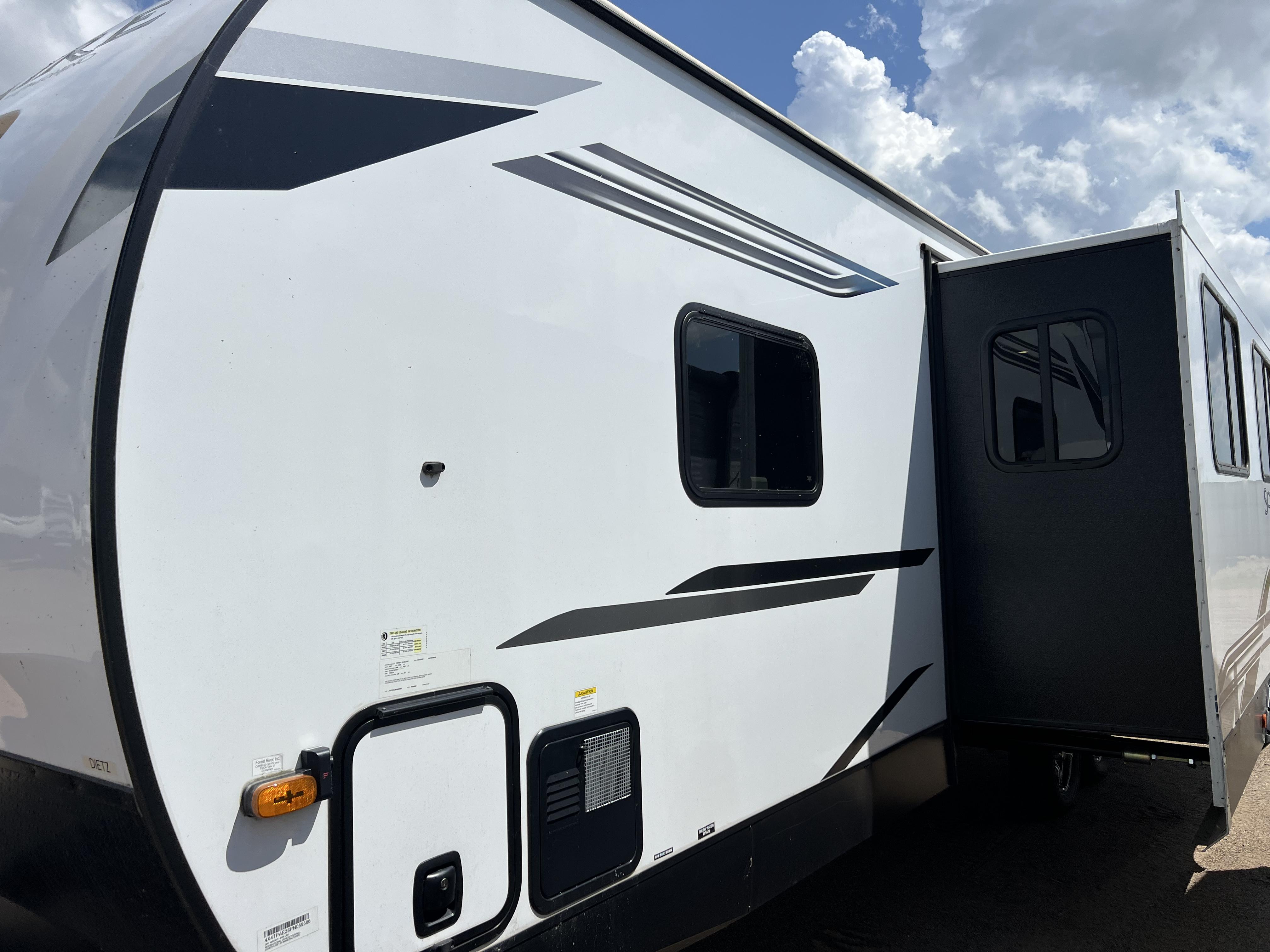2023 PALOMINO SOLAIRE 294BHS - Image 4