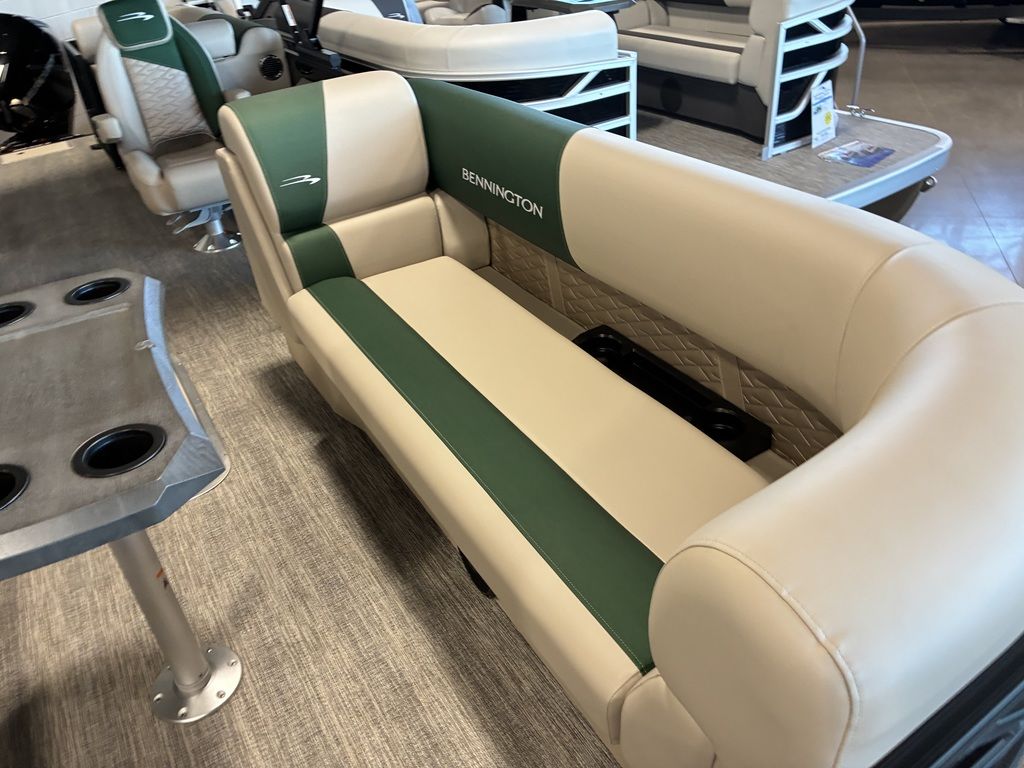 2026 Bennington 23 SSR Tritoon Pontoon - Image 7