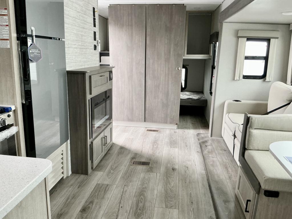 2026 COACHMEN 333DORM - Image 14