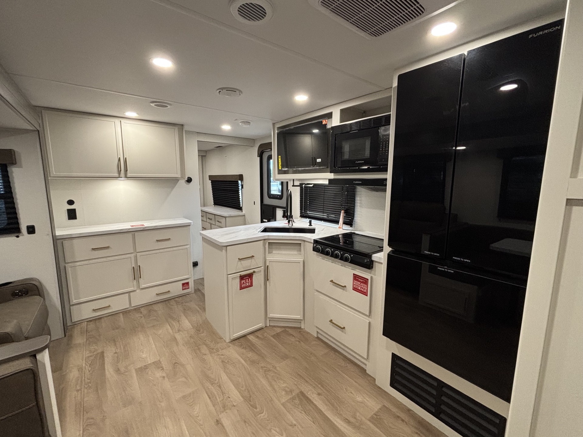 2027 Grand Design Transcend 335BHT - Image 15