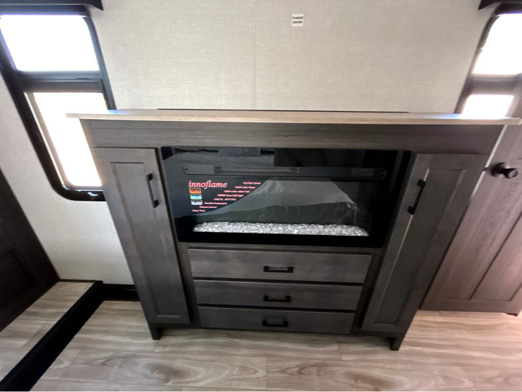 2026 VENTURE RV SPORTTREK 353VIK - Image 27