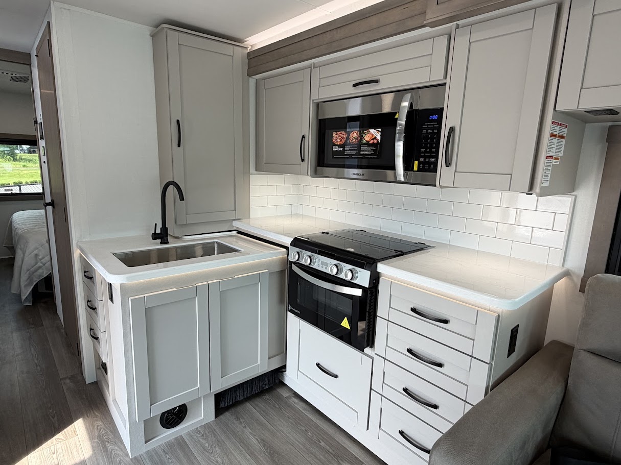 2027 JAYCO PRECEPT 31UL - Image 23