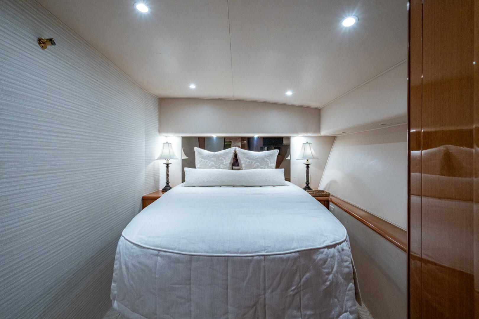 2004 Viking 48 Convertible - Image 17