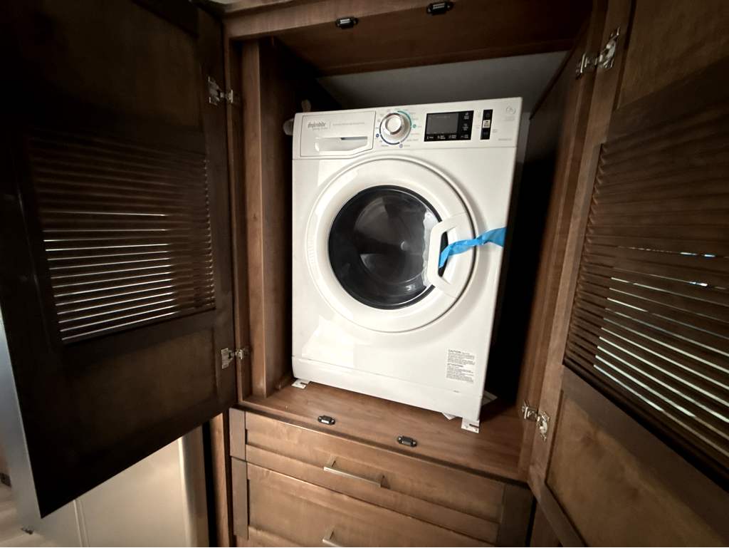 2026 JAYCO SENECA 37M - Image 27