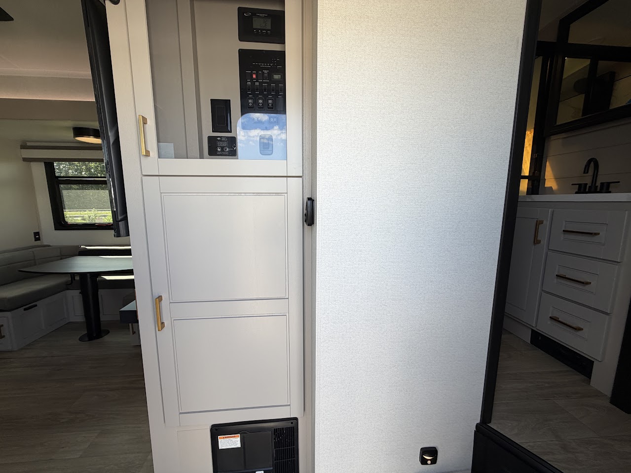 2027 JAYCO NORTH POINT 391TBBH - Image 8