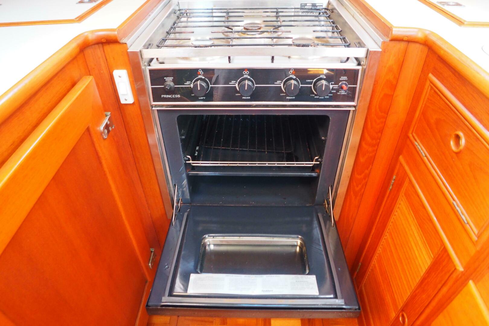 1995 Grand Banks 38 Eastbay EX - Image 17