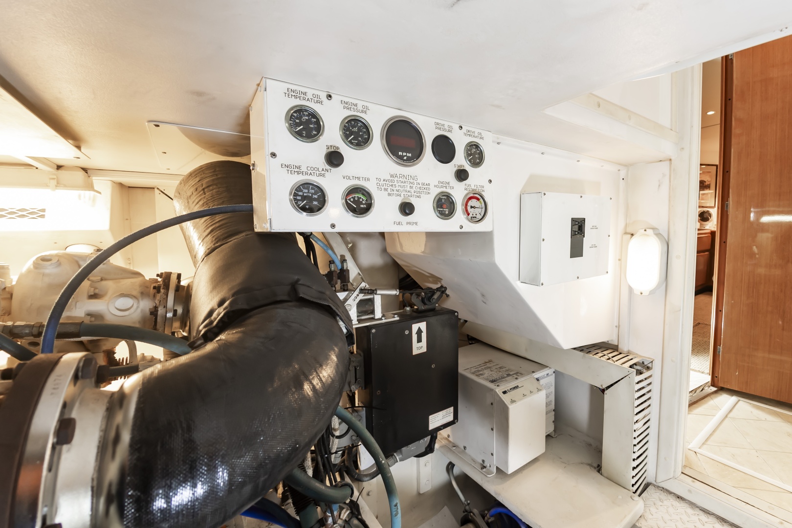2000 Viking Cockpit Sport Yacht - Image 56